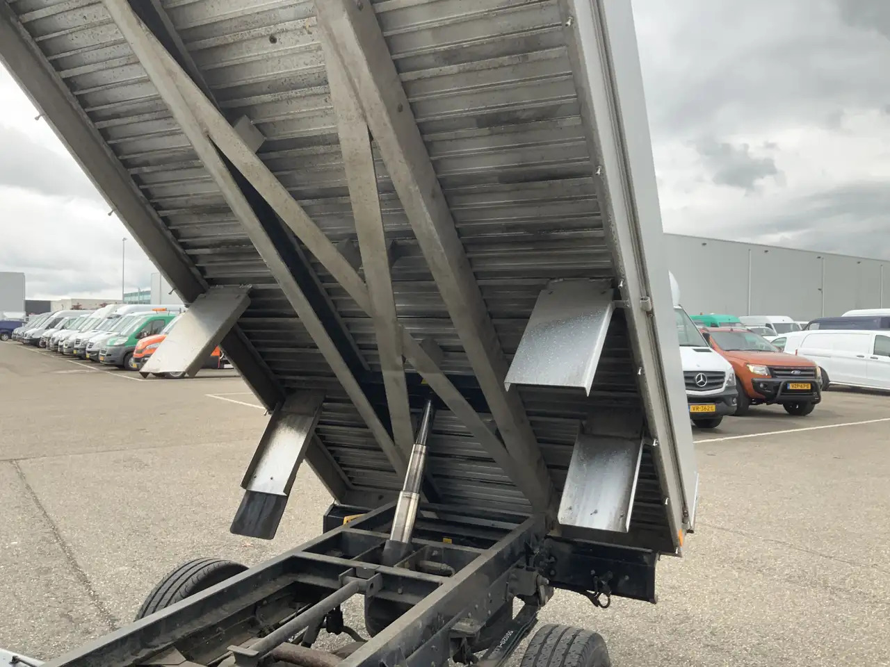 Nissan NT400 32.12 2.5 dCi 250 Kipper Trekhaak 2000 kg 3 - قلاب صغير: صور 5 Nissan NT400 32.12 2.5 dCi 250 Kipper Trekhaak 2000 kg 3 - قلاب صغير: صور 5