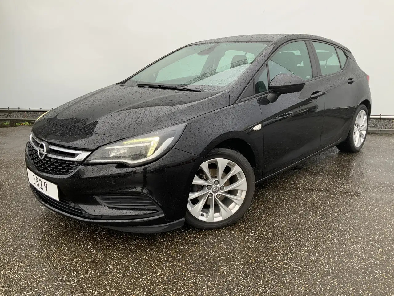 Opel Astra 1.6 BiTurbo Business Executive Airco Cruise Navi A - هاتشباك: صور 1 Opel Astra 1.6 BiTurbo Business Executive Airco Cruise Navi A - هاتشباك: صور 1