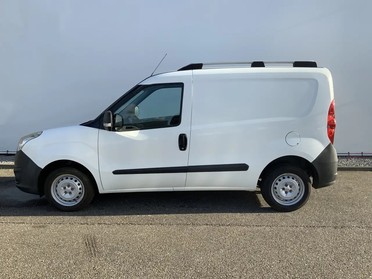 Opel Combo 1.3 CDTi L1H1 ecoFLEX Edition Airco Trekhaak 1000 - فان المدمجة: صور 3 Opel Combo 1.3 CDTi L1H1 ecoFLEX Edition Airco Trekhaak 1000 - فان المدمجة: صور 3