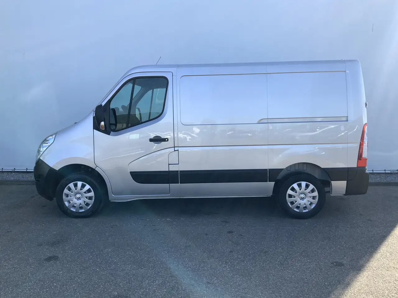 Renault Master T33 2.3 dCi L1H1Airco Cruise 3 Zits Trekhaak 2500 - فان: صور 3 Renault Master T33 2.3 dCi L1H1Airco Cruise 3 Zits Trekhaak 2500 - فان: صور 3