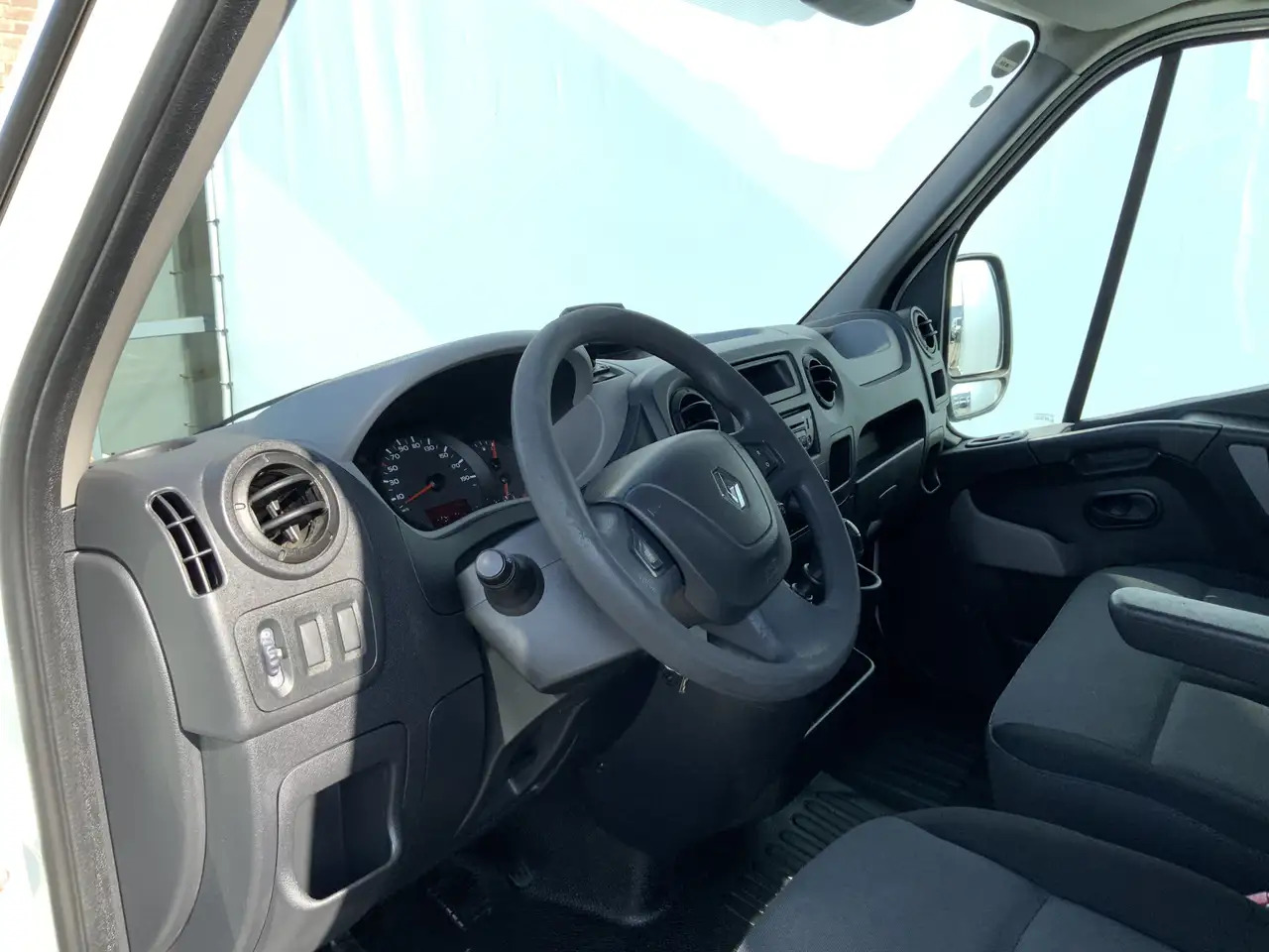 Renault Master T35 2.3 dCi L3H2 Maxi Koelauto Cruise 3 Zits Euro إيجار Renault Master T35 2.3 dCi L3H2 Maxi Koelauto Cruise 3 Zits Euro: صور 8