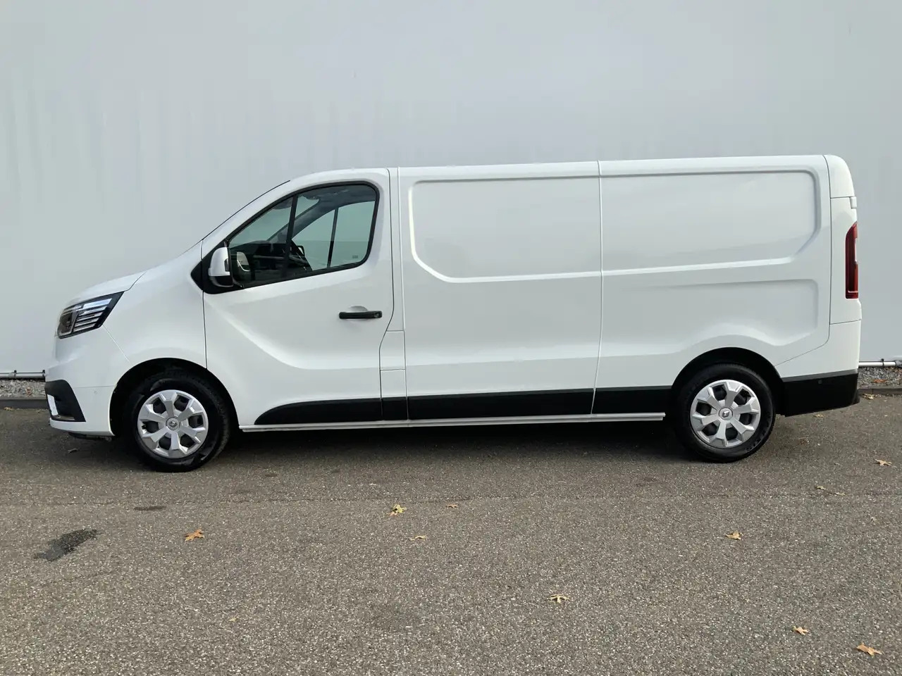 Renault Trafic 2.0 dCi 130 T30 L2H1 Work Edition Airco Cruise Nav - فان: صور 3 Renault Trafic 2.0 dCi 130 T30 L2H1 Work Edition Airco Cruise Nav - فان: صور 3