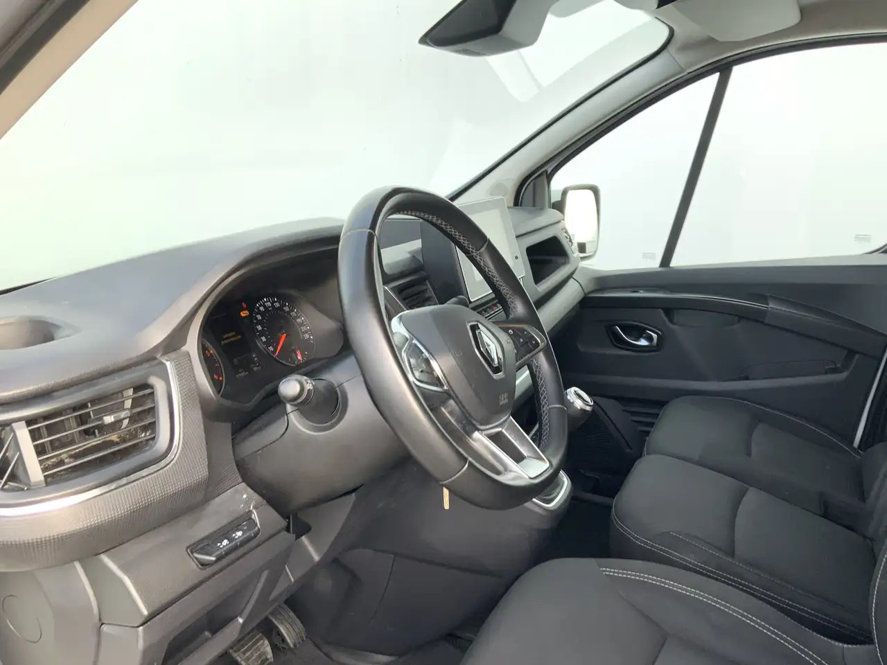 Renault Trafic 2.0 dCi 130 T30 L2H1 Work Edition Airco Cruise Nav - فان: صور 5 Renault Trafic 2.0 dCi 130 T30 L2H1 Work Edition Airco Cruise Nav - فان: صور 5