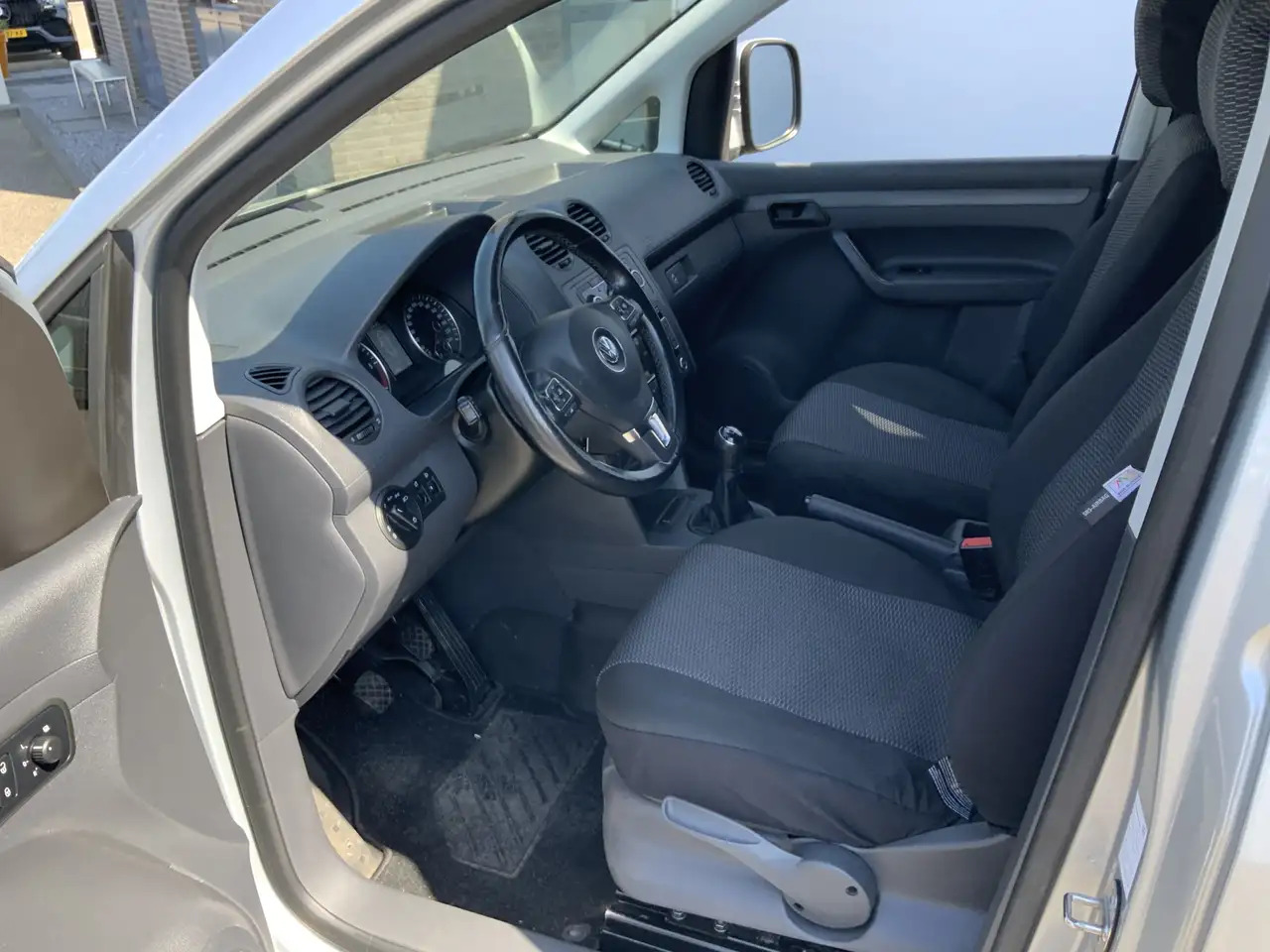 Volkswagen Caddy 1.6 TDI Airco Imperiaal Trekhaak 1400 kg navi Crui - فان المدمجة: صور 4 Volkswagen Caddy 1.6 TDI Airco Imperiaal Trekhaak 1400 kg navi Crui - فان المدمجة: صور 4