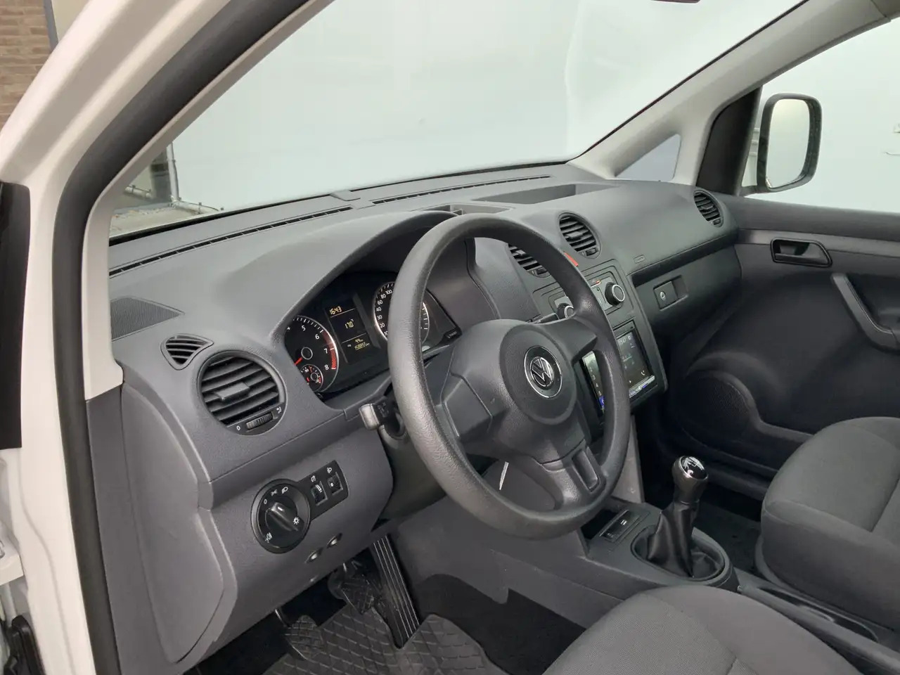 Volkswagen Caddy BENZINE !!! 1.2 TSI Airco Side Bar Alu Velg Trekha - فان المدمجة: صور 5 Volkswagen Caddy BENZINE !!! 1.2 TSI Airco Side Bar Alu Velg Trekha - فان المدمجة: صور 5