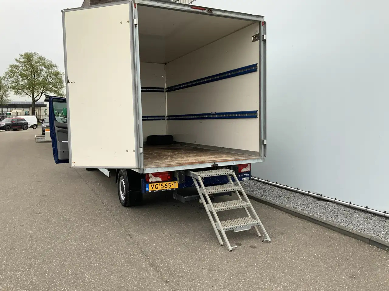 الشاحنات الصغيرة صندوق مغلق Volkswagen Crafter 32 2.0 TDI L3H2 Meubelbak & Deuren Airco Cruise 3: صور 15