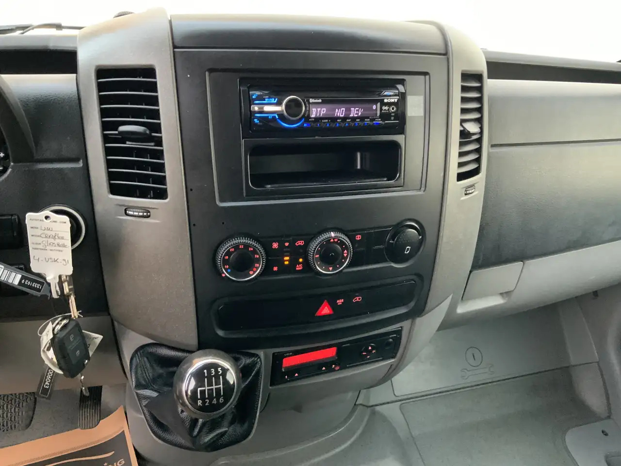 Volkswagen Crafter 35 2.0 TDI L3H1 Glasresteel Airco Cruise 3 Zits La - الشاحنات الصغيرة صندوق مغلق: صور 5 Volkswagen Crafter 35 2.0 TDI L3H1 Glasresteel Airco Cruise 3 Zits La - الشاحنات الصغيرة صندوق مغلق: صور 5