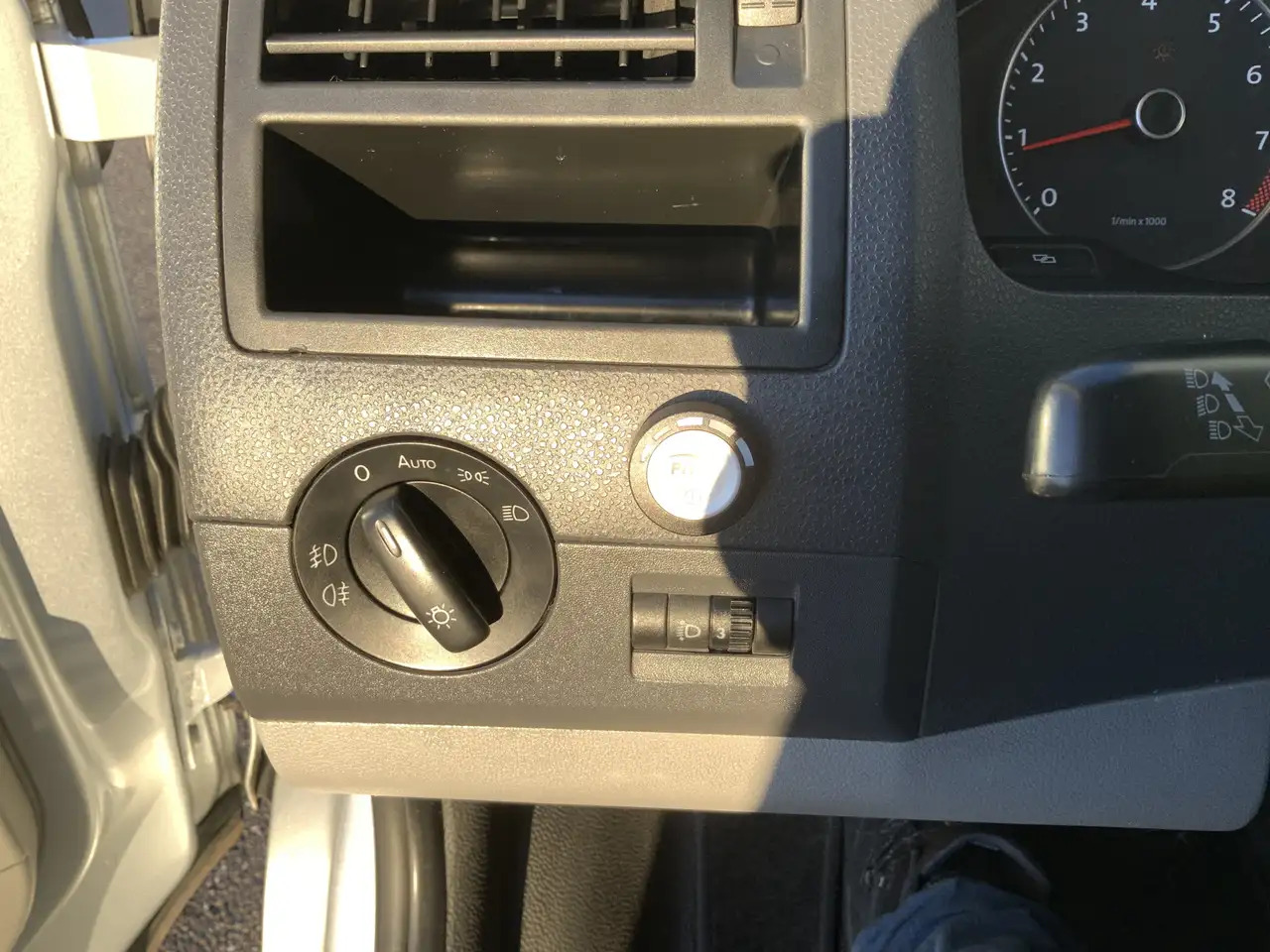 Volkswagen T5 Transporter 2.0 L1H2 Benzine Airco Navi Dub Schuifdeuren Leer إيجار Volkswagen T5 Transporter 2.0 L1H2 Benzine Airco Navi Dub Schuifdeuren Leer: صور 18