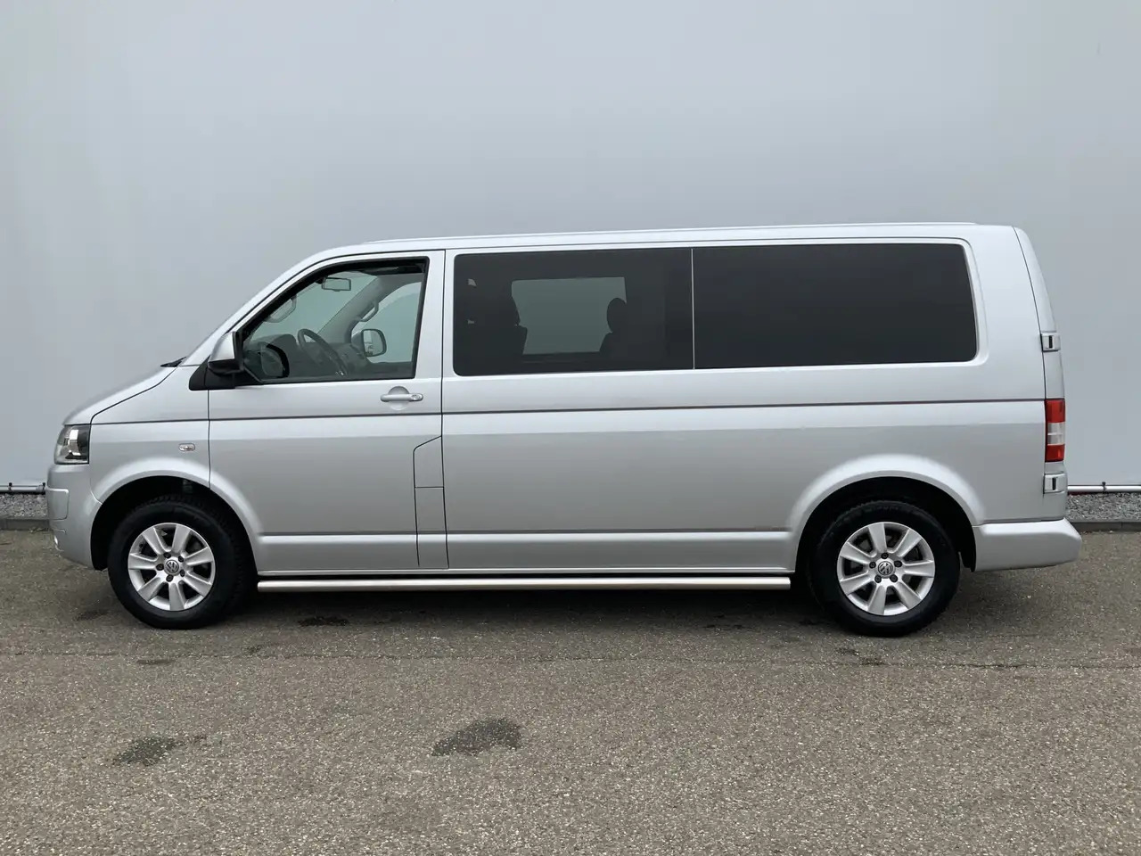 Volkswagen T5 Transporter MARGE 2.0 TDI L2H1 Dub Cab Airco Cruise Alu Velg S - الشاحنات الصغيرة كابينة مزدوجة: صور 3 Volkswagen T5 Transporter MARGE 2.0 TDI L2H1 Dub Cab Airco Cruise Alu Velg S - الشاحنات الصغيرة كابينة مزدوجة: صور 3