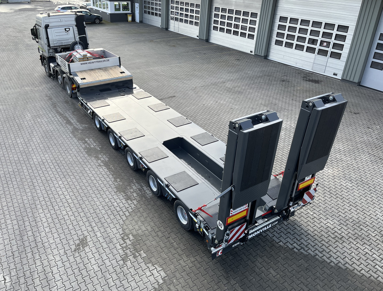 Faymonville 5-Achs-Tele-Semi mit Halbachsen "Twinaxle" und hydr. Rampen Auflieger - عربة مسطحة منخفضة نصف مقطورة: صور 2 Faymonville 5-Achs-Tele-Semi mit Halbachsen "Twinaxle" und hydr. Rampen Auflieger - عربة مسطحة منخفضة نصف مقطورة: صور 2