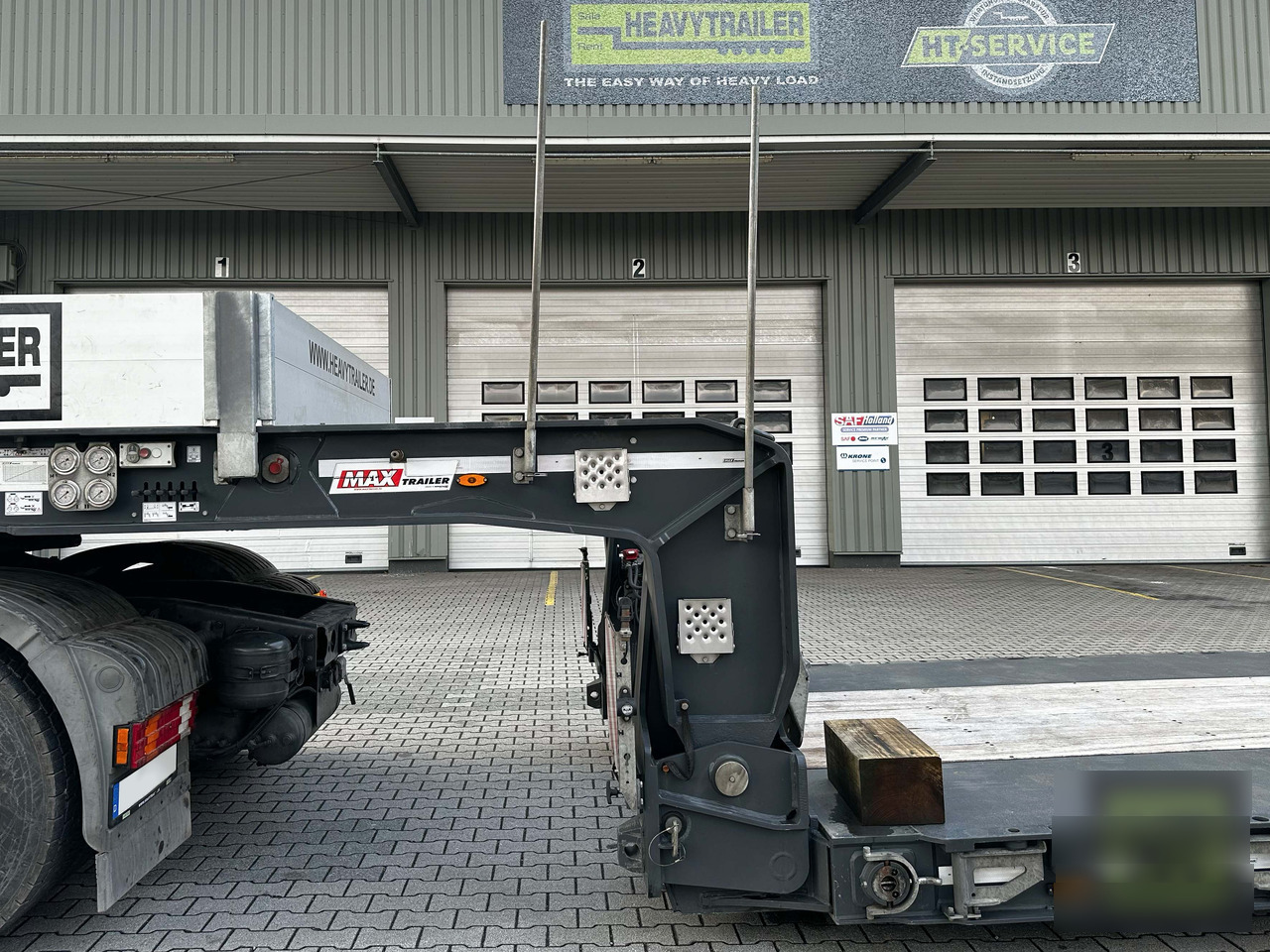 Faymonville MAX Trailer 3-Achs-Tiefbett mit Pendelachsen - عربة مسطحة منخفضة نصف مقطورة: صور 4 Faymonville MAX Trailer 3-Achs-Tiefbett mit Pendelachsen - عربة مسطحة منخفضة نصف مقطورة: صور 4