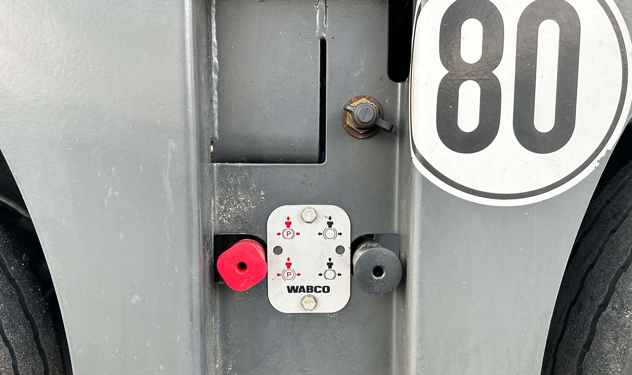 Faymonville MAX Trailer 3-Achs-Tiefbett mit Pendelachsen - عربة مسطحة منخفضة نصف مقطورة: صور 5 Faymonville MAX Trailer 3-Achs-Tiefbett mit Pendelachsen - عربة مسطحة منخفضة نصف مقطورة: صور 5