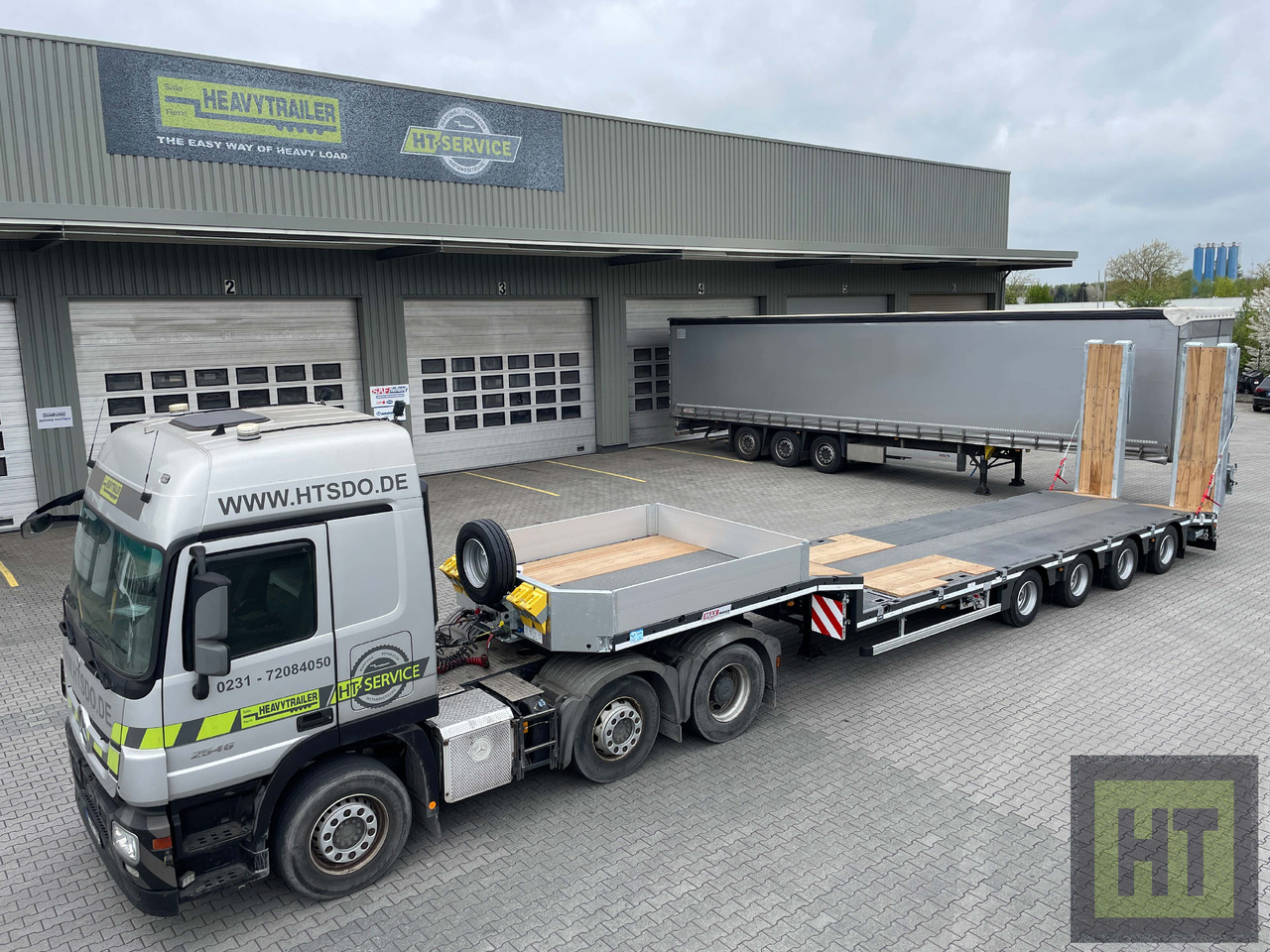 Faymonville MAX Trailer 4-Achs-Tele-Semi-Rampen-nachlaufgelenkt - عربة مسطحة منخفضة نصف مقطورة: صور 4 Faymonville MAX Trailer 4-Achs-Tele-Semi-Rampen-nachlaufgelenkt - عربة مسطحة منخفضة نصف مقطورة: صور 4