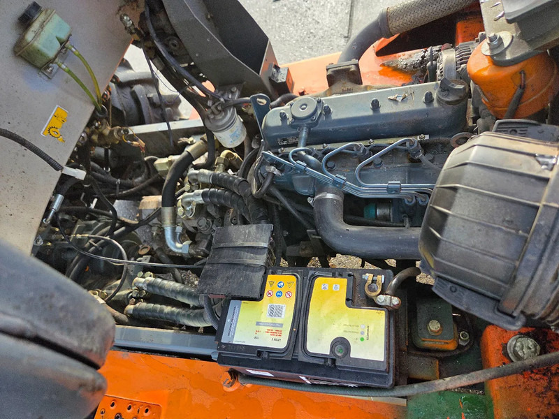 AUSA C150H 4WD heftruck met sideshift - رافعة شوكية ديزل: صور 5 AUSA C150H 4WD heftruck met sideshift - رافعة شوكية ديزل: صور 5