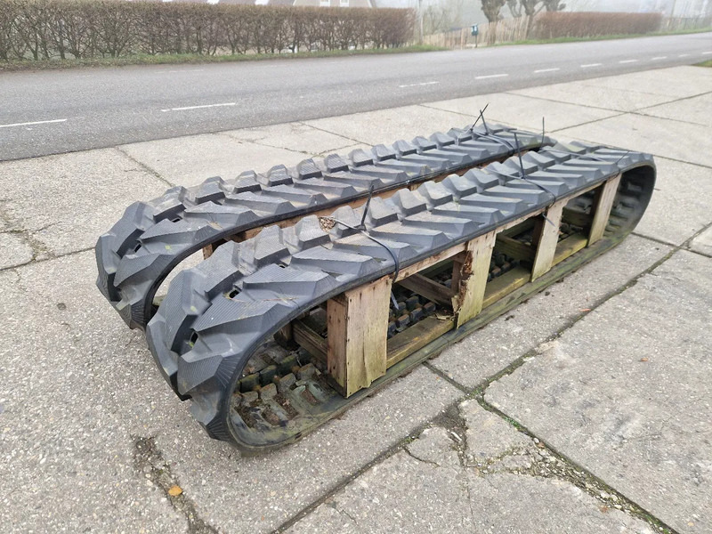 Komatsu nieuwe tracks t.b.v. PC75 tot PC88 - مسارات للحفارات - شاحنة: صور 1 Komatsu nieuwe tracks t.b.v. PC75 tot PC88 - مسارات للحفارات - شاحنة: صور 1