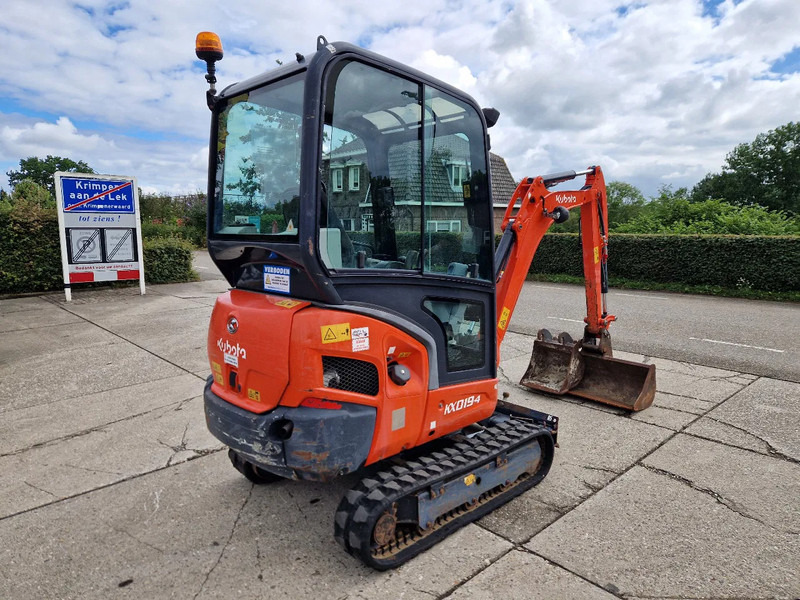 Kubota KX019-4 CW05 met 2 bakken - حفارة مصغرة: صور 3 Kubota KX019-4 CW05 met 2 bakken - حفارة مصغرة: صور 3