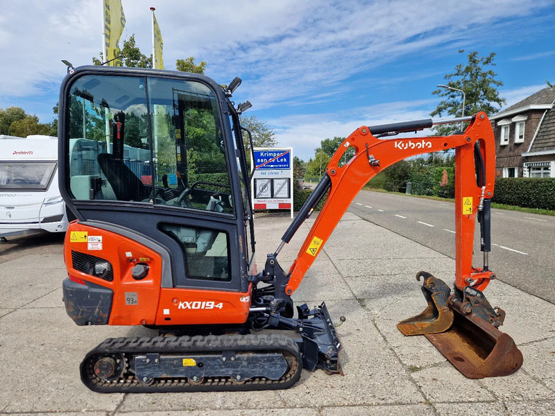 Kubota KX019-4 met 1990 uur - حفارة مصغرة: صور 2 Kubota KX019-4 met 1990 uur - حفارة مصغرة: صور 2