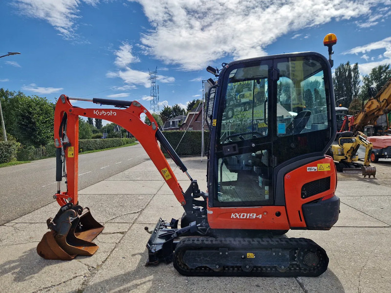 Kubota KX019-4 met 1990 uur - حفارة مصغرة: صور 1 Kubota KX019-4 met 1990 uur - حفارة مصغرة: صور 1