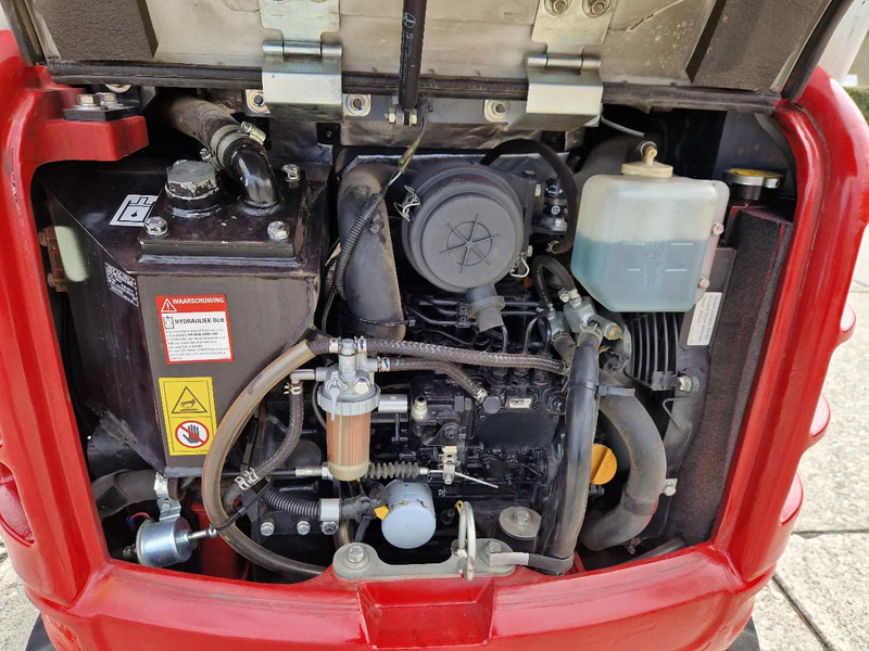 Takeuchi TB216 met 2089 uur - حفارة مصغرة: صور 5 Takeuchi TB216 met 2089 uur - حفارة مصغرة: صور 5