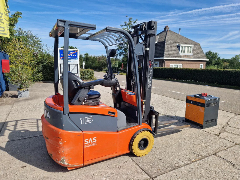 Toyota 1500 kg. elektrisch hefhoogte 5.00m. - رافعة شوكية كهربائية: صور 1 Toyota 1500 kg. elektrisch hefhoogte 5.00m. - رافعة شوكية كهربائية: صور 1