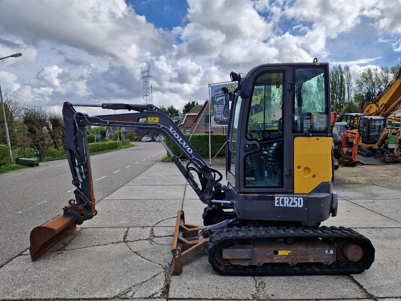 Volvo ECR25D met 2562 uur - حفارة مصغرة: صور 1 Volvo ECR25D met 2562 uur - حفارة مصغرة: صور 1