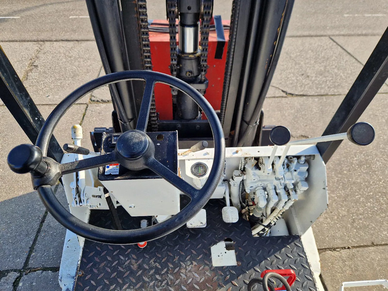 Yale 4.5 ton elektrisch triplomast - رافعة شوكية كهربائية: صور 5 Yale 4.5 ton elektrisch triplomast - رافعة شوكية كهربائية: صور 5