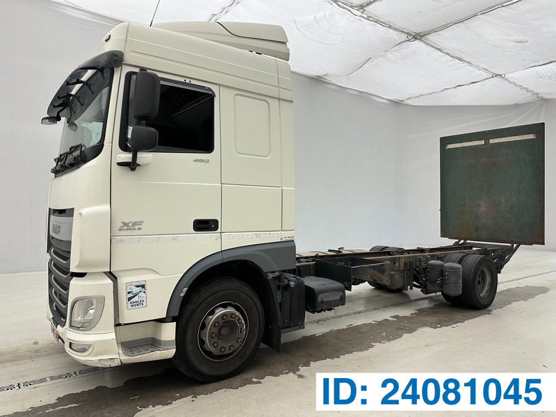 DAF XF 460 Space Cab - الشاسيه شاحنة: صور 1 DAF XF 460 Space Cab - الشاسيه شاحنة: صور 1