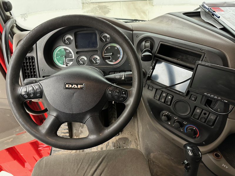 شاحنة ذات الخطاف DAF XF105.410 Space Cab*: صور 11