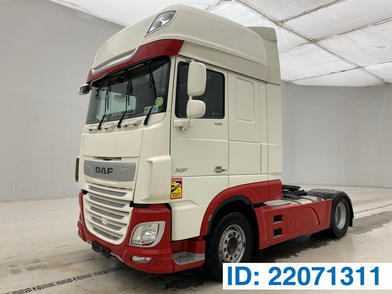 DAF XF105.530 Super Space Cab - شاحنة جرار: صور 1 DAF XF105.530 Super Space Cab - شاحنة جرار: صور 1