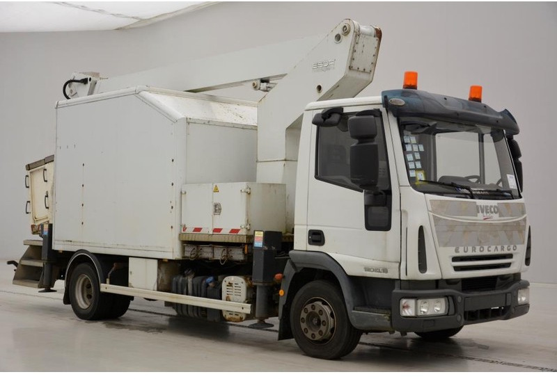 Iveco Eurocargo 120E18 - مصاعد الازدهار محمولة على شاحنة: صور 3 Iveco Eurocargo 120E18 - مصاعد الازدهار محمولة على شاحنة: صور 3