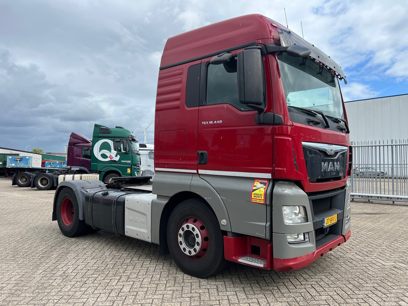 MAN TGX 18.440 - ADR - شاحنة جرار: صور 3 MAN TGX 18.440 - ADR - شاحنة جرار: صور 3