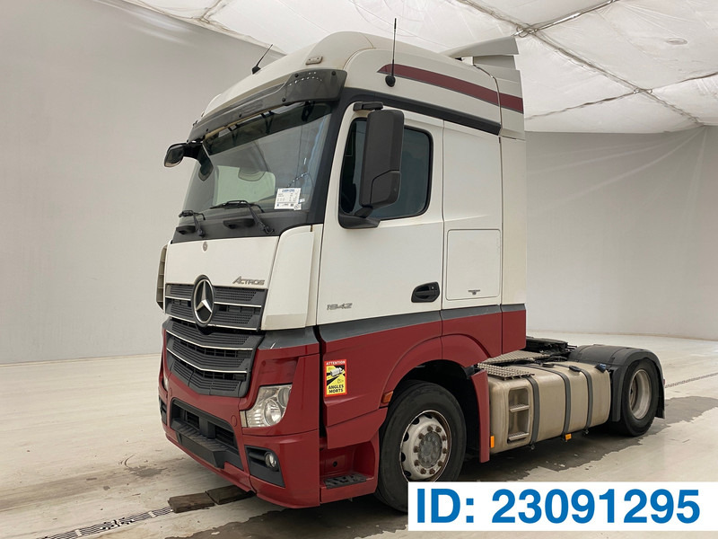 Mercedes-Benz Actros 1942 - شاحنة جرار: صور 1 Mercedes-Benz Actros 1942 - شاحنة جرار: صور 1