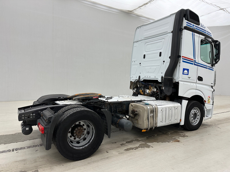 Mercedes-Benz Actros 1942 - شاحنة جرار: صور 4 Mercedes-Benz Actros 1942 - شاحنة جرار: صور 4