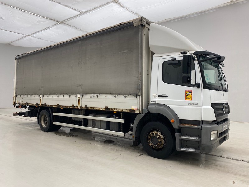 Mercedes-Benz Axor 1824 - شاحنة ستارة: صور 3 Mercedes-Benz Axor 1824 - شاحنة ستارة: صور 3