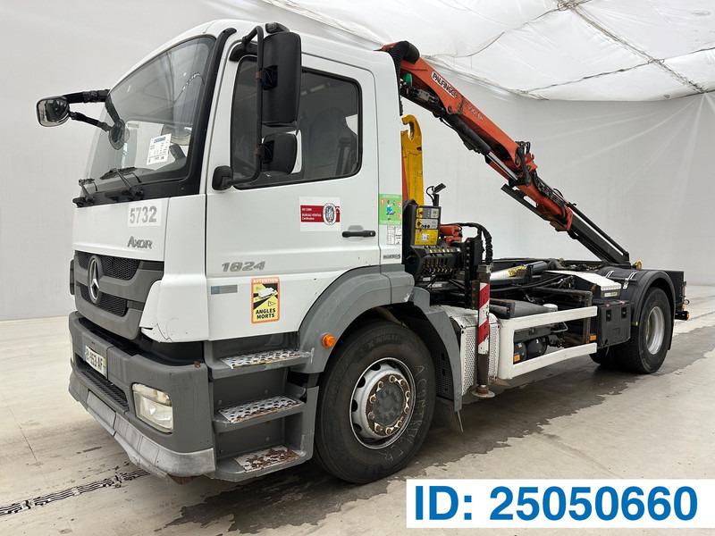 Mercedes-Benz Axor 1824 - شاحنة ذات الخطاف, شاحنة كرين: صور 1 Mercedes-Benz Axor 1824 - شاحنة ذات الخطاف, شاحنة كرين: صور 1