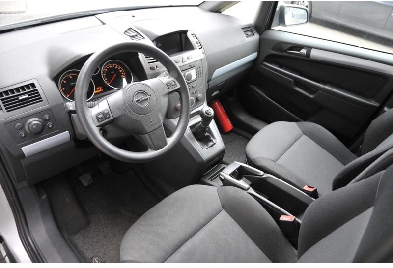 Opel Zafira - سيارة: صور 5 Opel Zafira - سيارة: صور 5