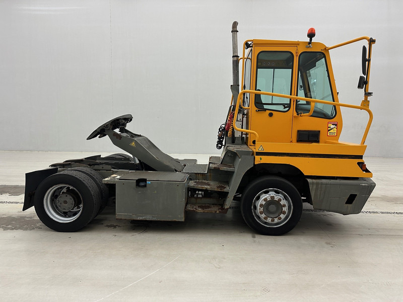 Terberg Terminal tractor - شاحنة جرار: صور 4 Terberg Terminal tractor - شاحنة جرار: صور 4