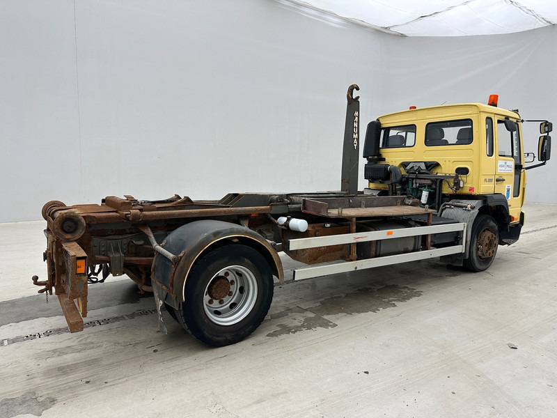 Volvo FL 220 - شاحنة ذات الخطاف: صور 5 Volvo FL 220 - شاحنة ذات الخطاف: صور 5