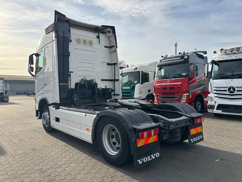 Volvo FH 500 Globetrotter Euro 6 - شاحنة جرار: صور 3 Volvo FH 500 Globetrotter Euro 6 - شاحنة جرار: صور 3