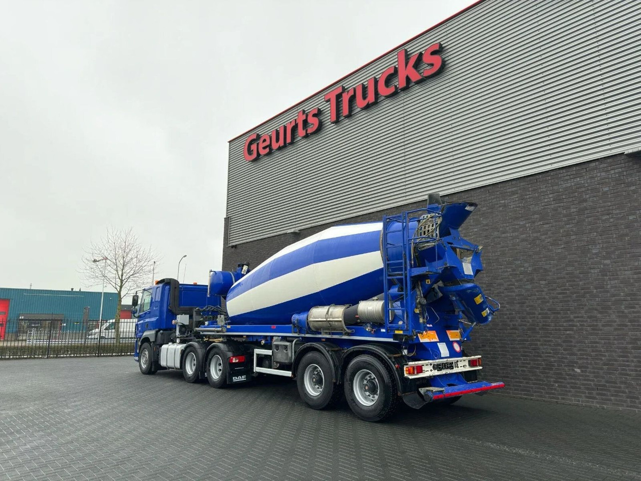 DAF CF 510 6X4 + DE BUF ST2 2-ASSIGE 10M3 CONCRETE M - شاحنة خلاطة خرسانة: صور 3 DAF CF 510 6X4 + DE BUF ST2 2-ASSIGE 10M3 CONCRETE M - شاحنة خلاطة خرسانة: صور 3