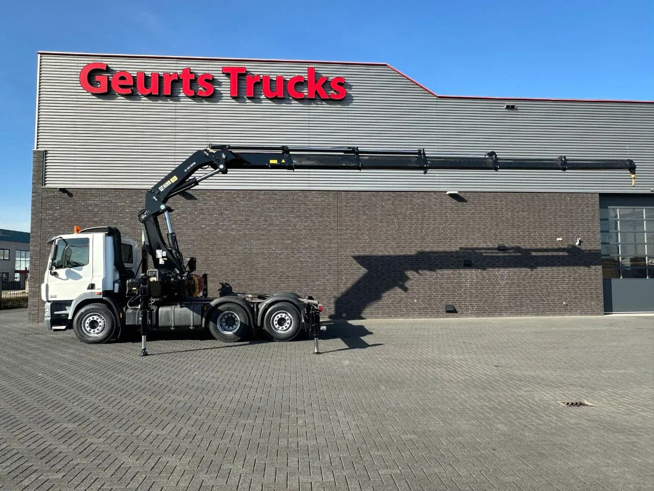 DAF CF 85 410 6X2 + HIAB 422EP-5 HIPRO TREKKER/SATTE - شاحنة كرين: صور 1 DAF CF 85 410 6X2 + HIAB 422EP-5 HIPRO TREKKER/SATTE - شاحنة كرين: صور 1