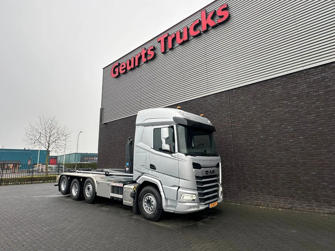 DAF XF 530 8X2 TRIPLE VDL S-30-6700 HAAKARMSYSTEEM/A - شاحنة ذات الخطاف: صور 5 DAF XF 530 8X2 TRIPLE VDL S-30-6700 HAAKARMSYSTEEM/A - شاحنة ذات الخطاف: صور 5