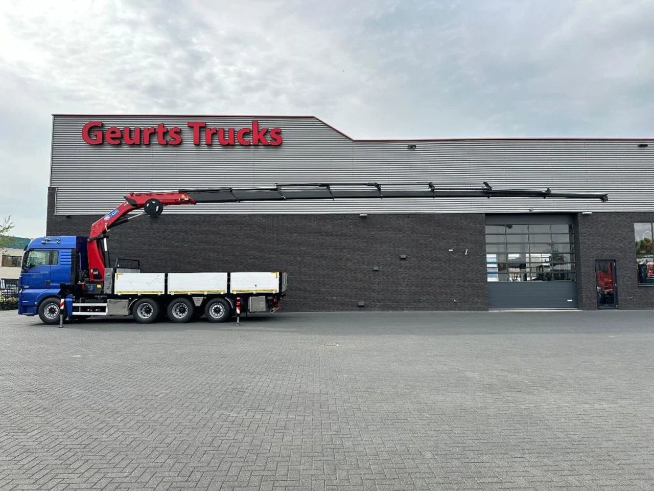 MAN TGX 33.560 8X4 TRIDEM + HMF 4020-K8 KRAAN/KRAN/C - شاحنة كرين: صور 1 MAN TGX 33.560 8X4 TRIDEM + HMF 4020-K8 KRAAN/KRAN/C - شاحنة كرين: صور 1