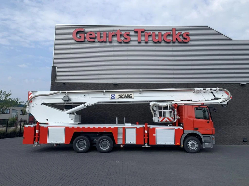 Mercedes-Benz Actros 3332 6X4 XCMG DG53C FIRE FIGTHING PLATFORM 53 METER - شاحنة: صور 4 Mercedes-Benz Actros 3332 6X4 XCMG DG53C FIRE FIGTHING PLATFORM 53 METER - شاحنة: صور 4