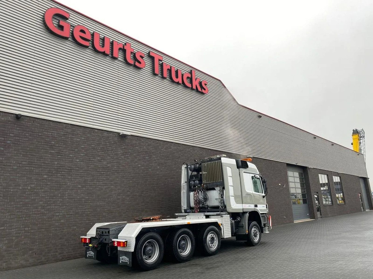 Mercedes-Benz Actros 4360 V8 8X6 V8 SLT TITAN HEAVY DUTY TRACT - شاحنة جرار: صور 5 Mercedes-Benz Actros 4360 V8 8X6 V8 SLT TITAN HEAVY DUTY TRACT - شاحنة جرار: صور 5
