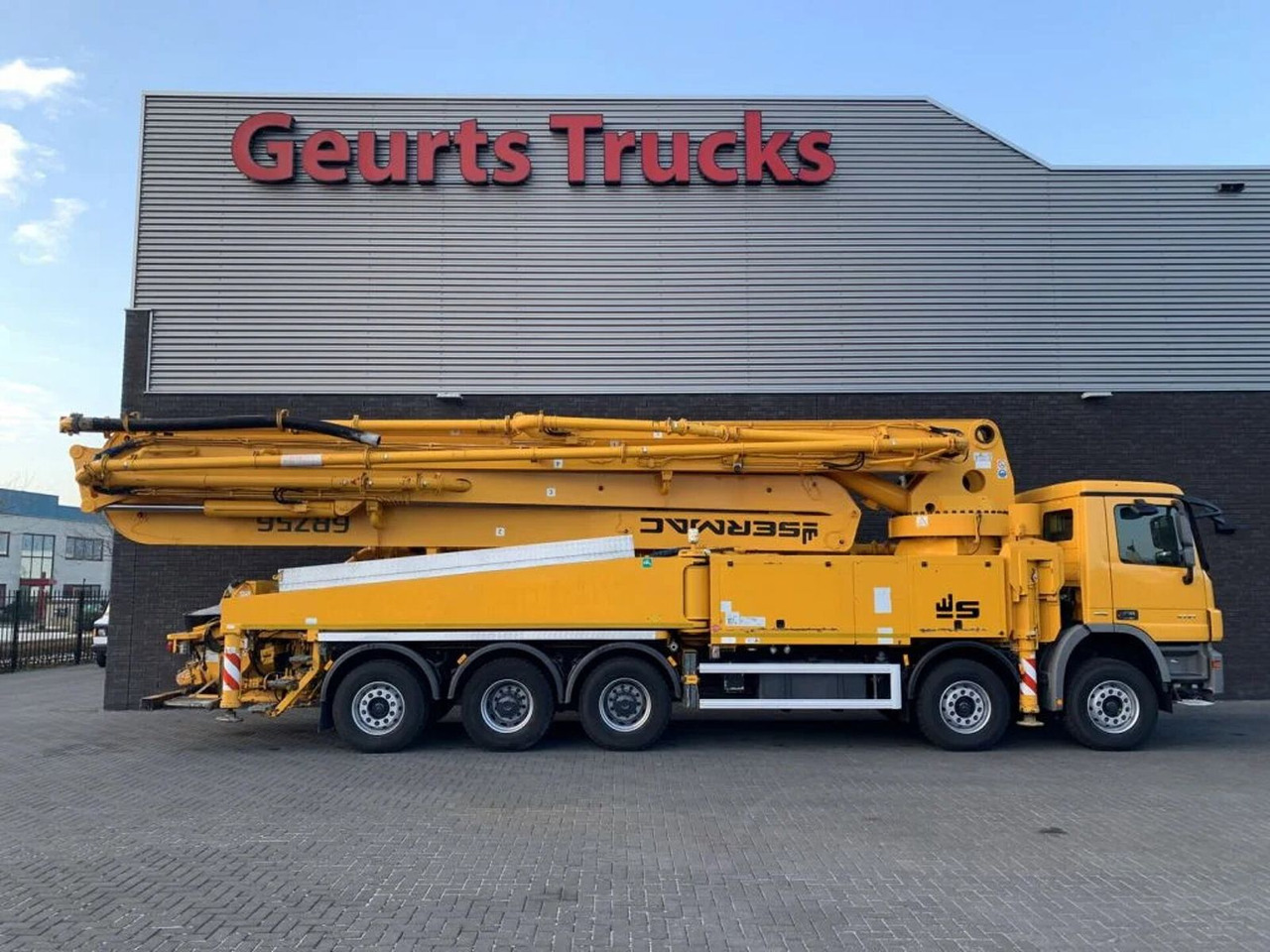 Mercedes-Benz Actros 5041 10X4 + SERMAC 6 RZ 56 METER CONCRETE - مضخة خرسانة: صور 5 Mercedes-Benz Actros 5041 10X4 + SERMAC 6 RZ 56 METER CONCRETE - مضخة خرسانة: صور 5