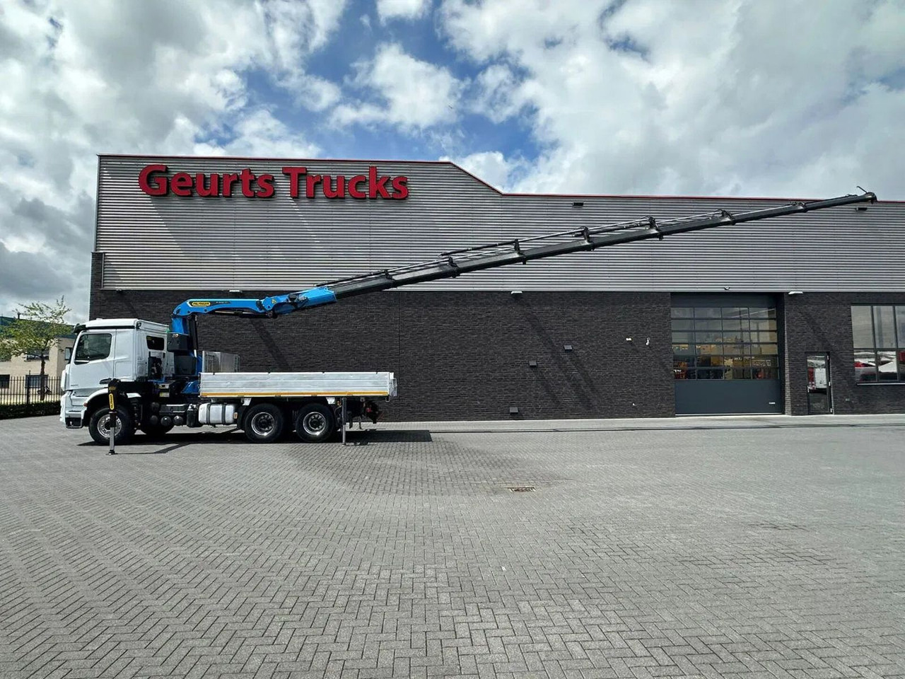 Mercedes-Benz Arocs 3351 963-2-E 6X4 KIPPER / TIPPER + PALFING - شاحنة كرين: صور 5 Mercedes-Benz Arocs 3351 963-2-E 6X4 KIPPER / TIPPER + PALFING - شاحنة كرين: صور 5