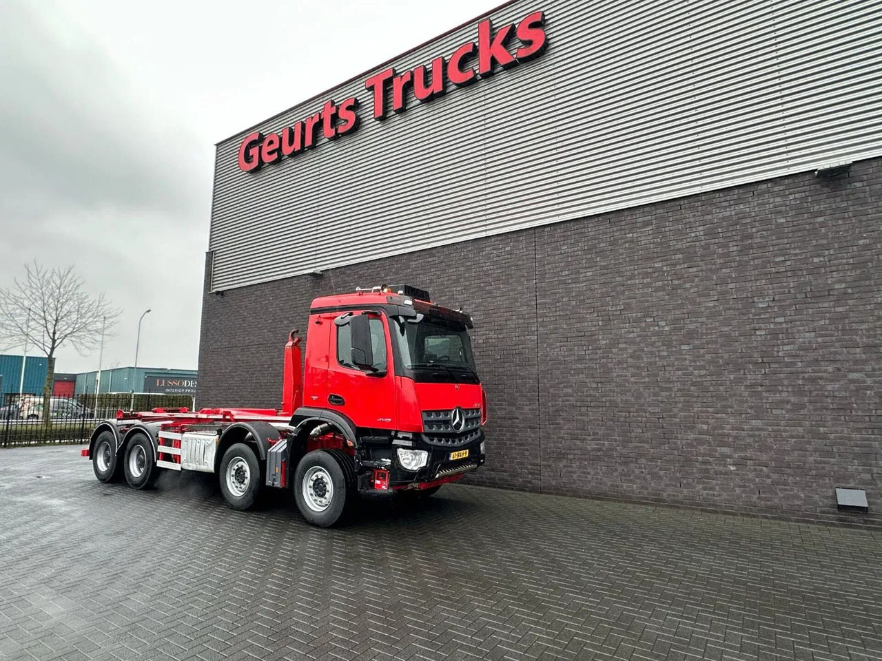 Mercedes-Benz Arocs 8X4 VDL S-30-6600 HAAKARMSYSTEEM/ABROLLKIP - شاحنة ذات الخطاف: صور 5 Mercedes-Benz Arocs 8X4 VDL S-30-6600 HAAKARMSYSTEEM/ABROLLKIP - شاحنة ذات الخطاف: صور 5