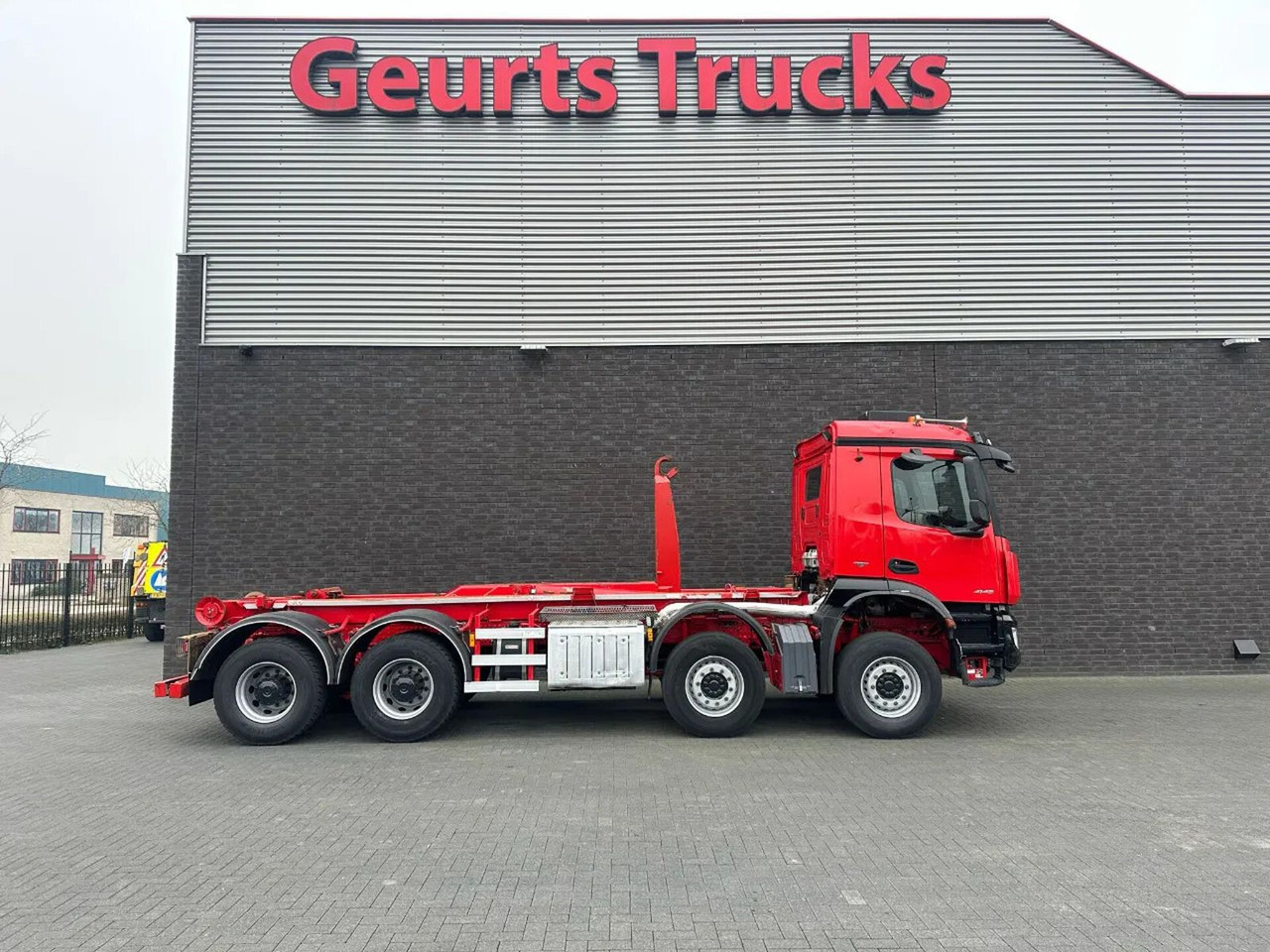 Mercedes-Benz Arocs 8X4 VDL S-30-6600 HAAKARMSYSTEEM/ABROLLKIP - شاحنة ذات الخطاف: صور 4 Mercedes-Benz Arocs 8X4 VDL S-30-6600 HAAKARMSYSTEEM/ABROLLKIP - شاحنة ذات الخطاف: صور 4