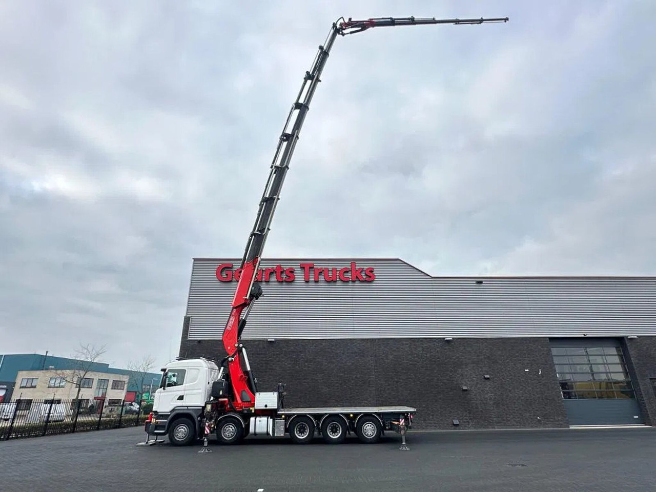 Scania R520 V8 10X4 TRIDEM + F1650RA.2.28 + JIB L816 KR - شاحنة كرين: صور 4 Scania R520 V8 10X4 TRIDEM + F1650RA.2.28 + JIB L816 KR - شاحنة كرين: صور 4